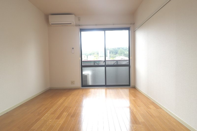 居室・リビング　別部屋の写真使用