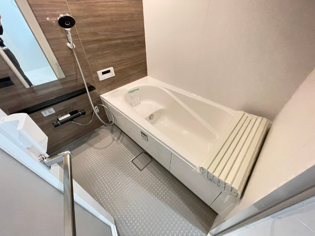 バス・シャワールーム　ゆったり入れるお風呂です
