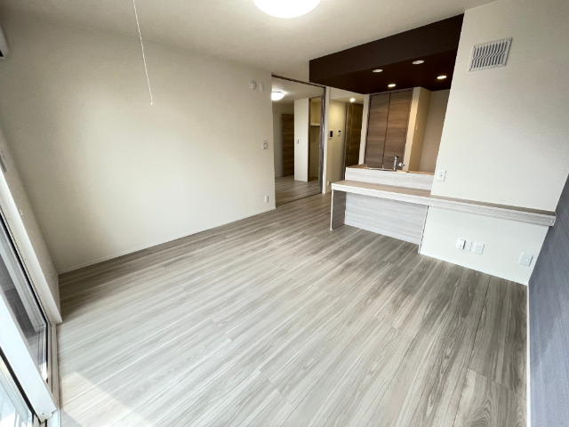 居室・リビング　南向きの明るいリビングです