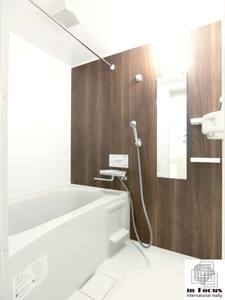 バス・シャワールーム　追い炊き機能付き