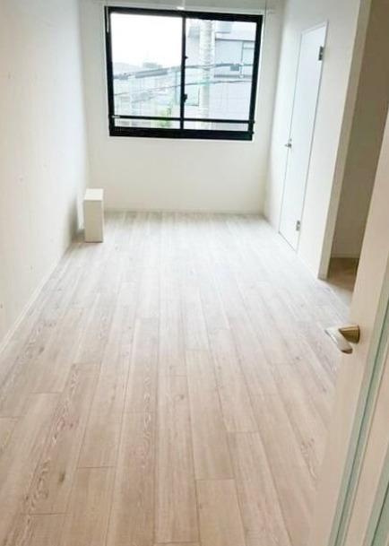 居室・リビング　別部屋の写真を使用しております。