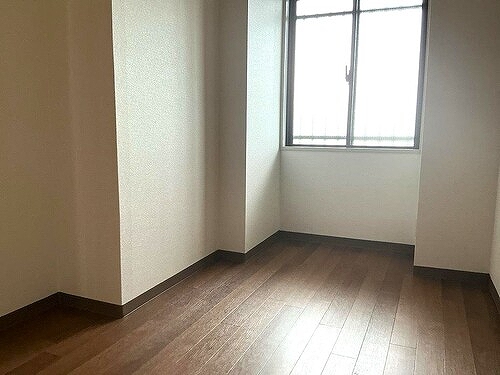 その他設備　洋室約3.5畳、フロアタイル新規交換※2025年11月撮影