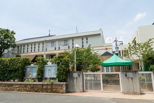 幼稚園・保育園　甲子園二葉幼稚園（幼稚園・保育園）まで427m
