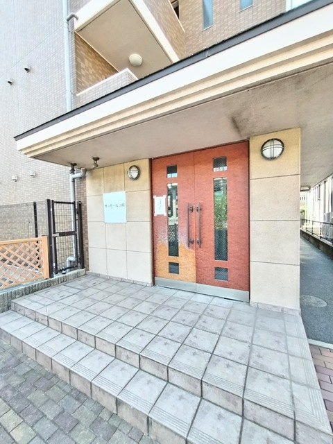 エントランス　オシャレな雰囲気♪