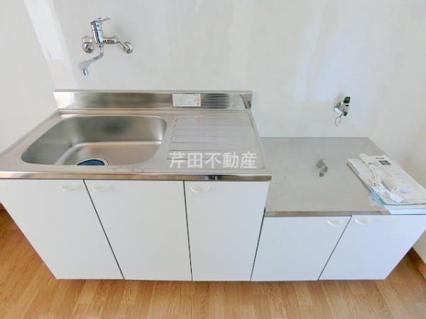 キッチン　写真は別室のものです。現状優先。