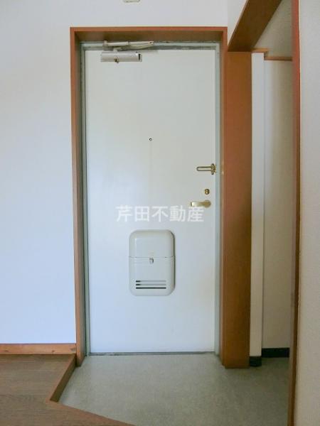 玄関　写真は別室のものです。現状優先。