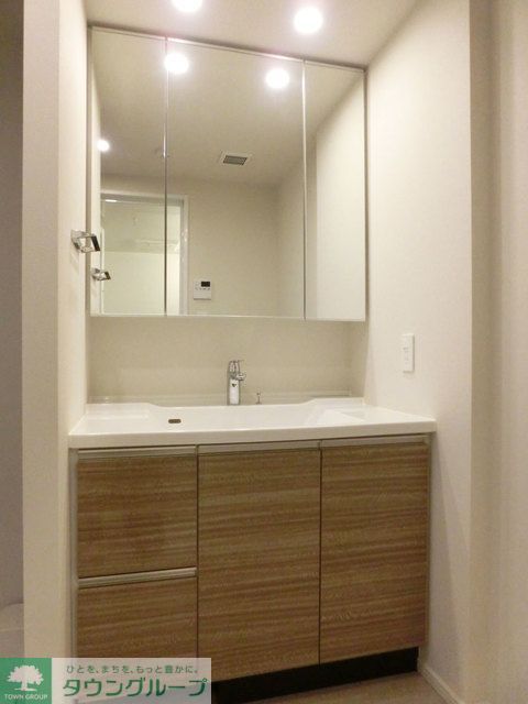 洗面設備　※写真は同タイプ住戸です。