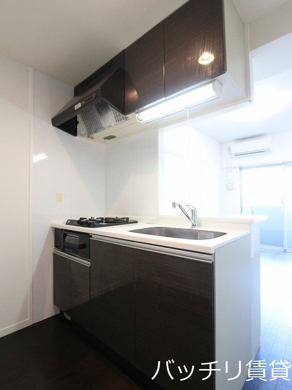 キッチン　画像は別号室タイプの為、現状を優先致します。