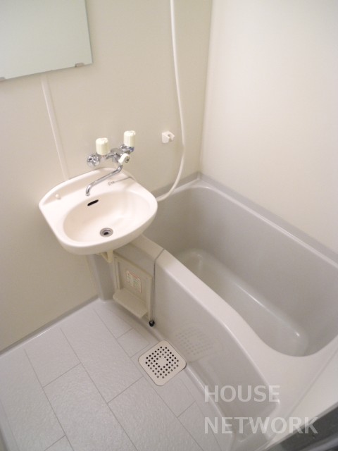 洗面設備　女子専用マンション。水道代込みです。