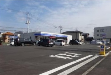 コンビニ　ローソン牧園店（コンビニ）まで290m