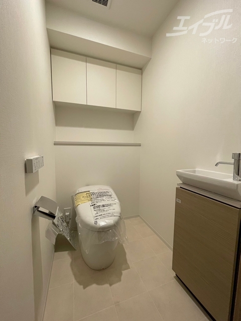 トイレ　洗浄付きトイレになります。