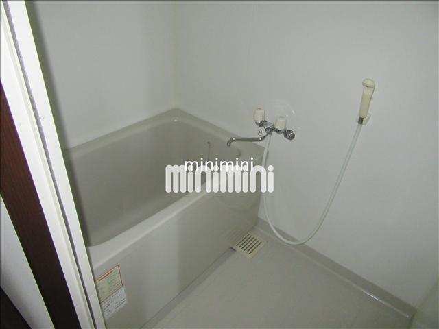 バス・シャワールーム　独立しているバスルームです