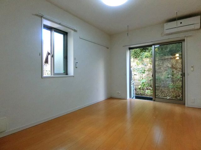 居室・リビング　★２面採光の居室★