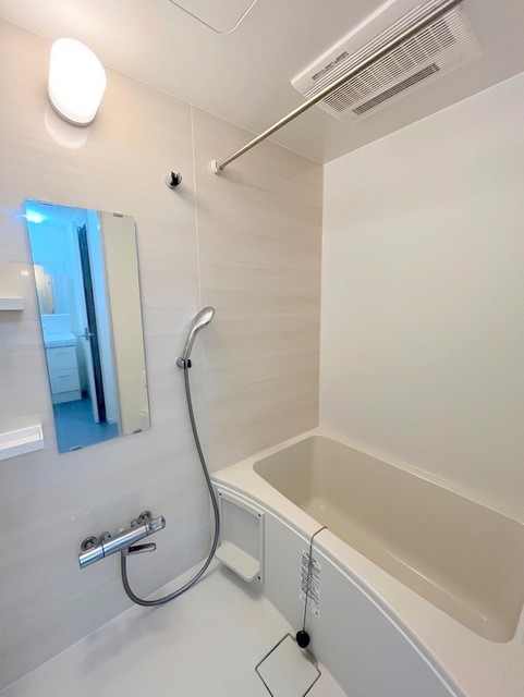 バス・シャワールーム　追焚・浴室乾燥機付きバスルーム