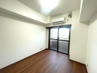 居室・リビング　コンパクトで使いやすい洋室です