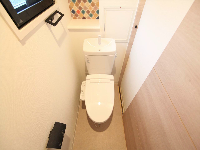 トイレ　温水洗浄便座付トイレ