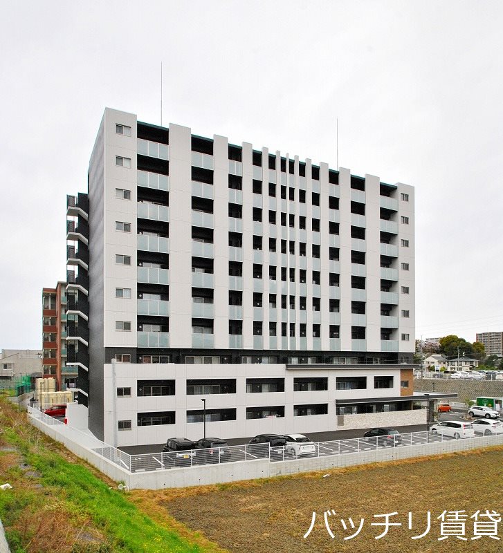 建物外観　オートロック・宅配ＢＯＸ完備