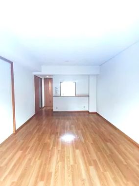 居室・リビング　こちらの居間で趣味の時間をお楽しみください