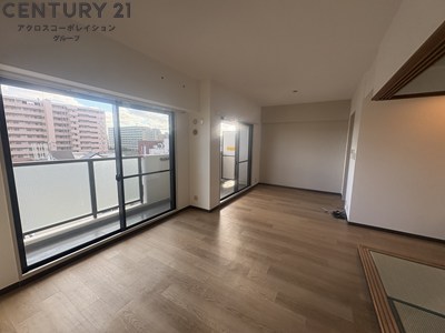 居室・リビング　南向きで日当たり良好なリビングです。