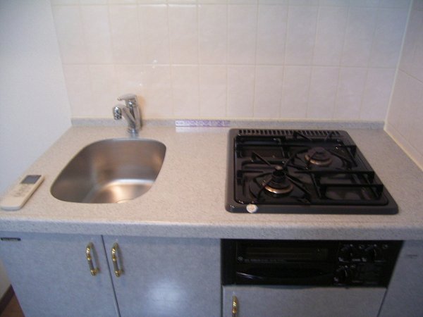 キッチン　ガスコンロ２口＆グリル付