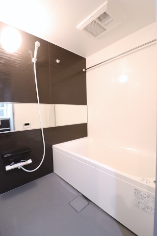 バス・シャワールーム　追い焚き浴室乾燥機付バスルーム