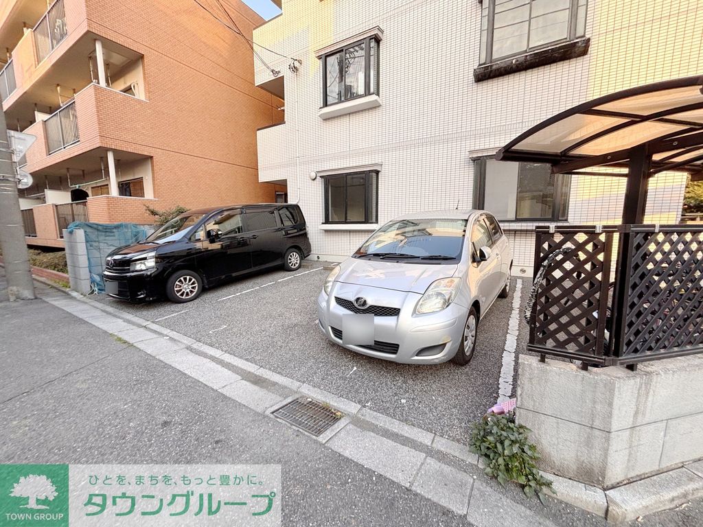 駐車場　駐車場