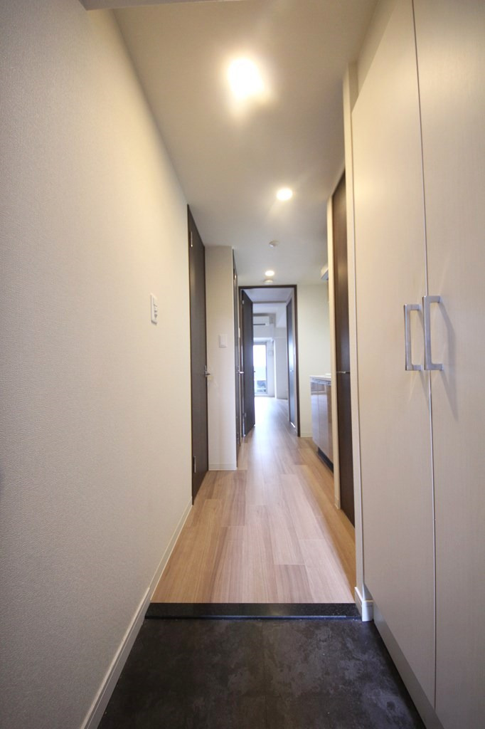 玄関　プレサンス本町エクストラ