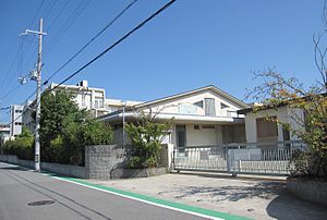 小学校　西宮市立高木小学校（小学校）まで527m