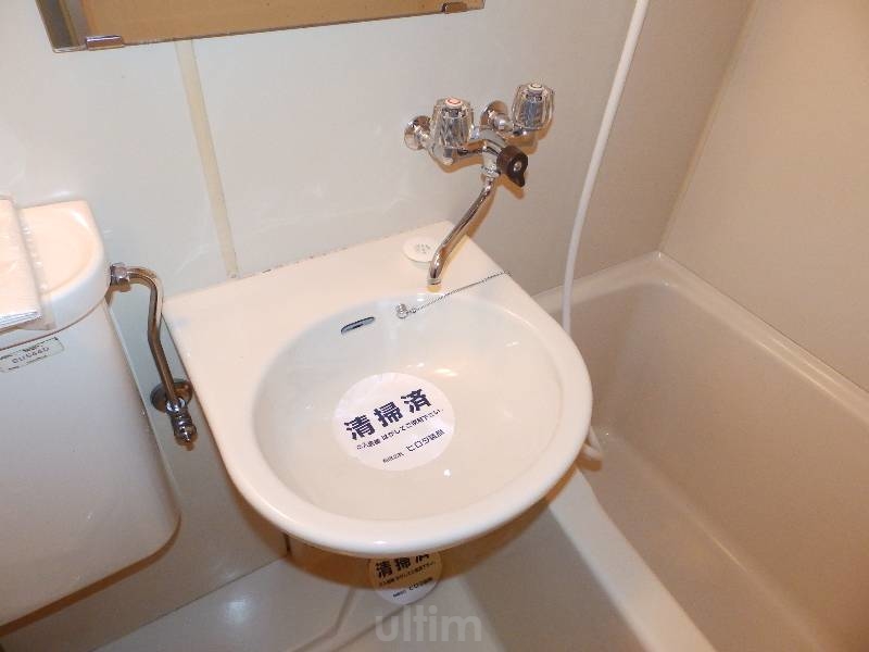 洗面設備　※同タイプの他のお部屋です