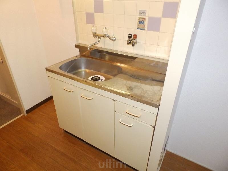 キッチン　※同タイプの他のお部屋です