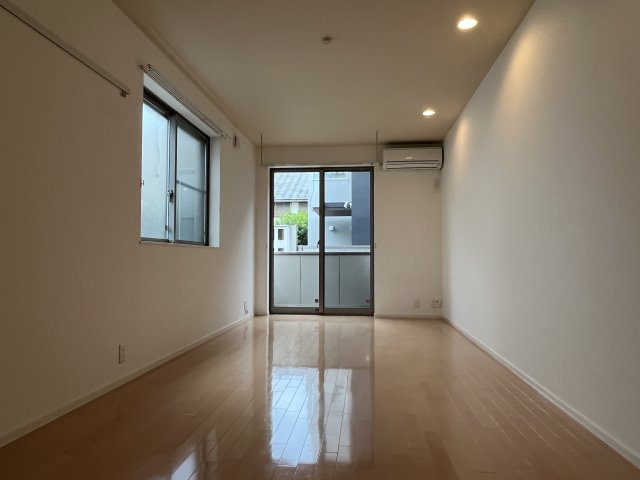 居室・リビング　同建物別室参考写真