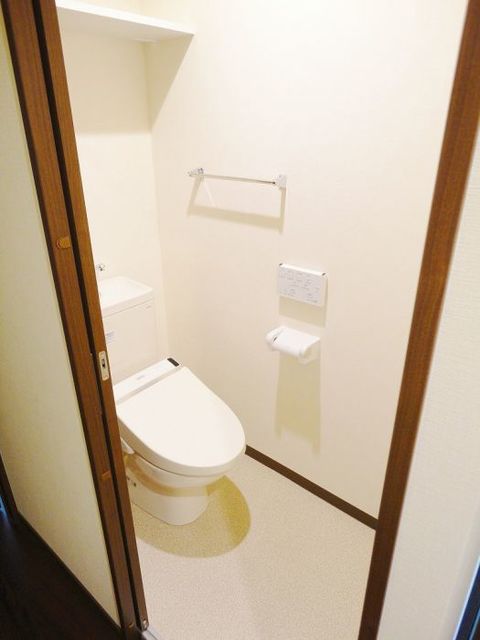 トイレ　温水洗浄便座付☆