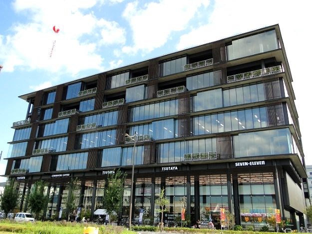 ショッピングセンター　平和書店 TSUTAYA 京都リサーチパーク店（ショッピングセンター）まで346m