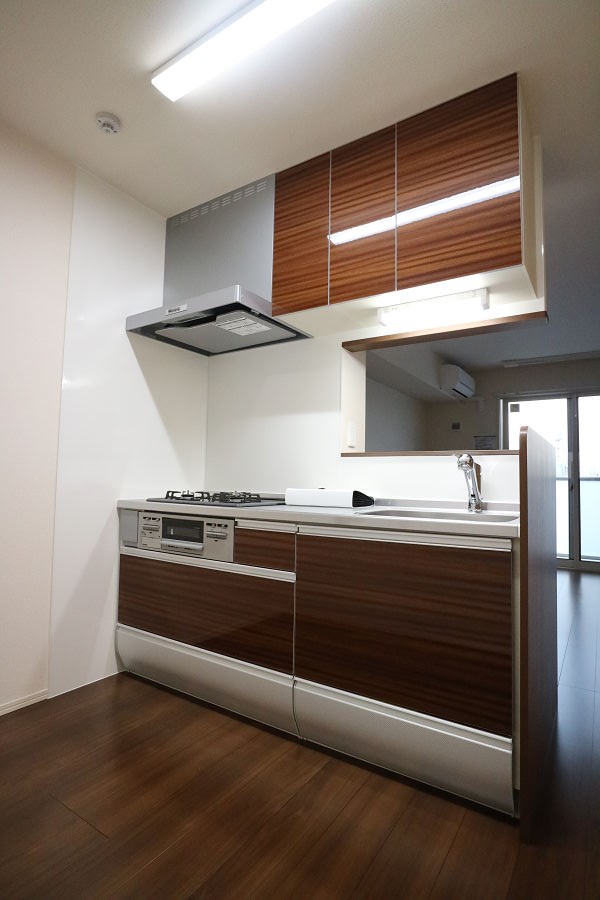 キッチン　3口システムキッチン（グリル付）