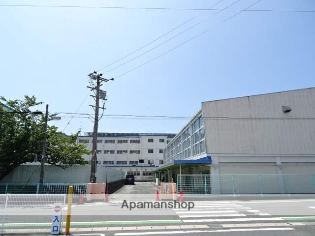 小学校　芳川北小学校（小学校）まで341m