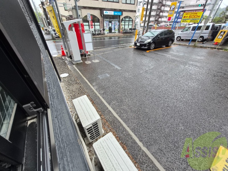 バルコニー　バルコニーはありませんが洗濯物を干すスペースはございます。
