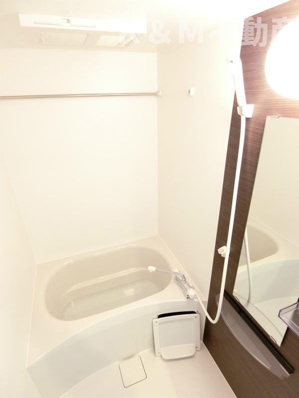 バス・シャワールーム　お風呂で日々の疲れを落としましょう