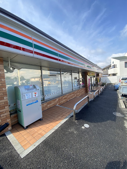コンビニ　セブンイレブン 横浜高田小学校入口店（コンビニ）まで140m