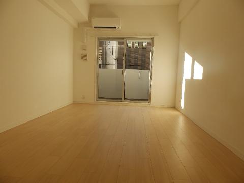 居室・リビング　室内