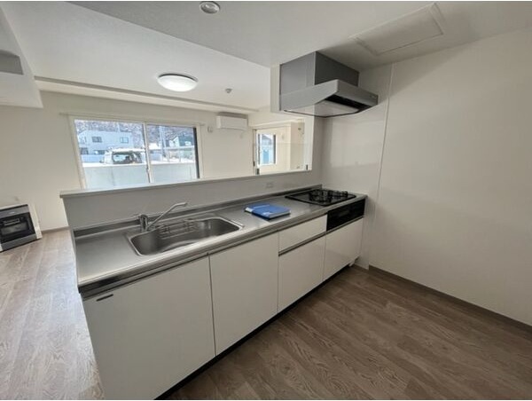 キッチン　人気の対面システムキッチンタイプです！