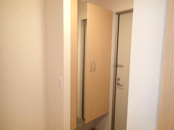 収納　シューズボックス