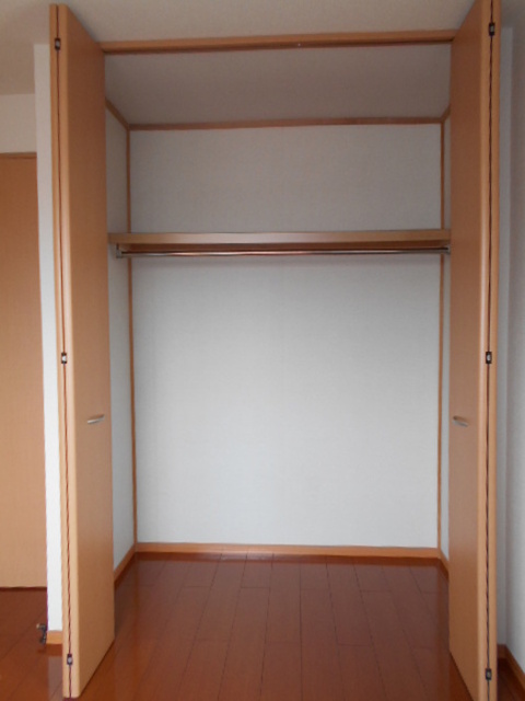 収納　洋室　クローゼット