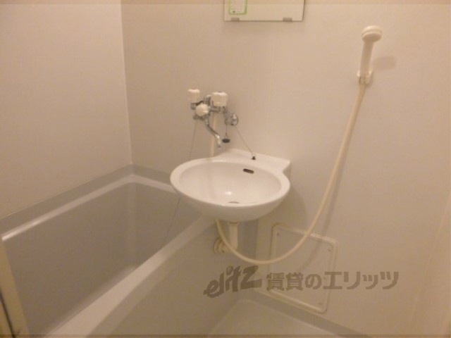 バス・シャワールーム　バス