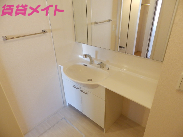 洗面設備　同型参考写真