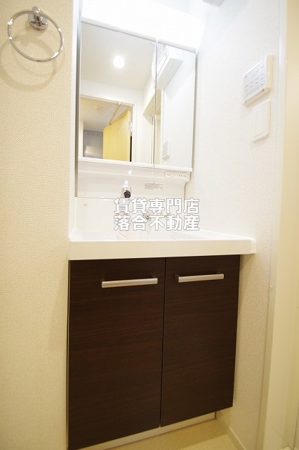 洗面設備　独立洗面化粧台付き