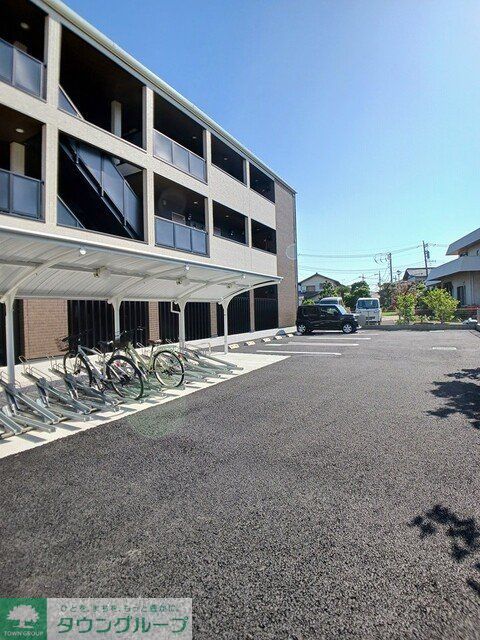 駐車場　駐車場