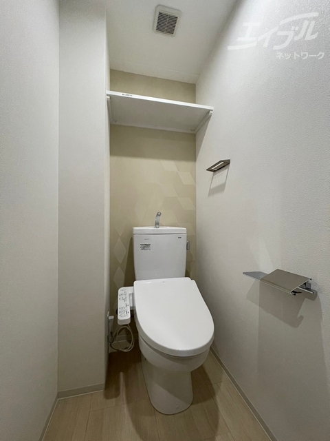 トイレ　洗浄付きトイレです。