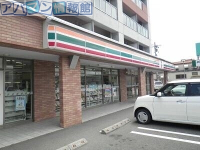 コンビニ　セブンイレブン新潟小新4丁目店（コンビニ）まで454m
