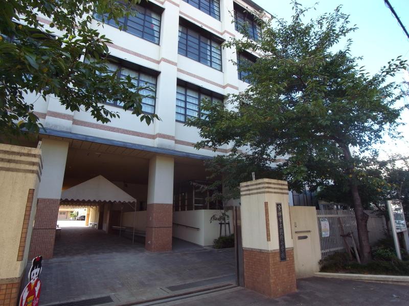 小学校　京都市立乾隆小学校（小学校）まで673m