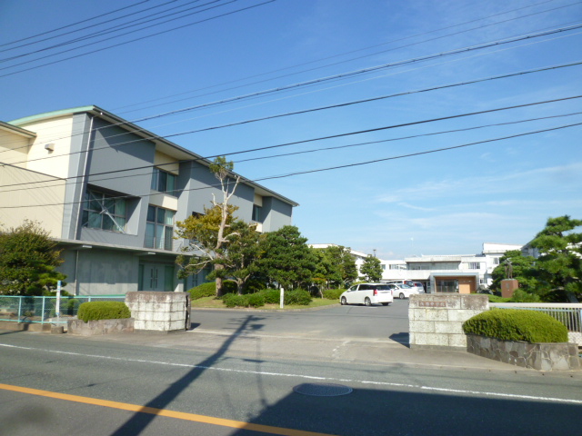 中学校　袋井市立浅羽中学校（中学校）まで965m